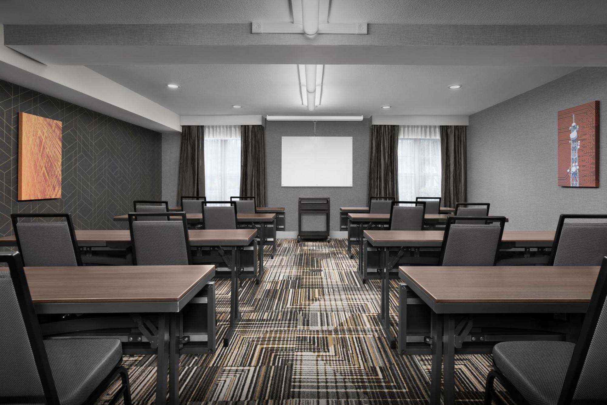 Homewood By Hilton Airport-silicon Valley Hotel
